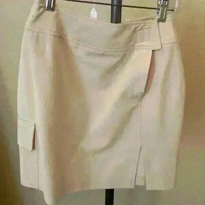 Margaret Mini Cream Skirt Size M/6❤️